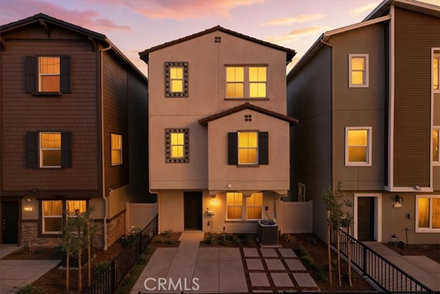 Detail Gallery Image 2 of 35 For 2542 Hepburn St, South El Monte,  CA 91733 - 4 Beds | 3/1 Baths