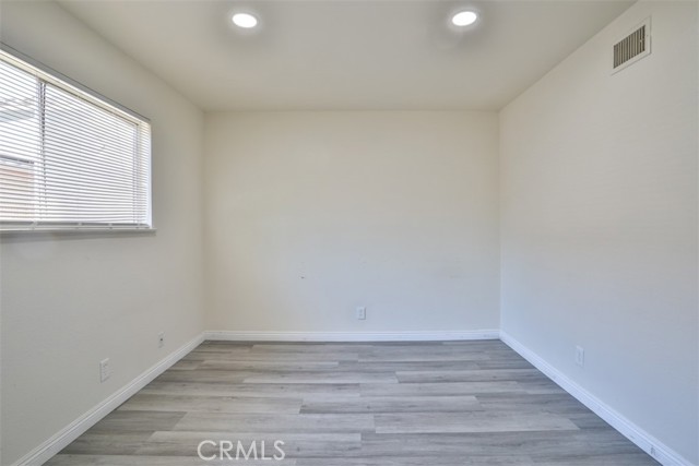 11112 Camellia Avenue, Fountain Valley CA: https://media.crmls.org/medias/e1c4e168-9267-44f4-a7ac-e71a9d41a31a.jpg