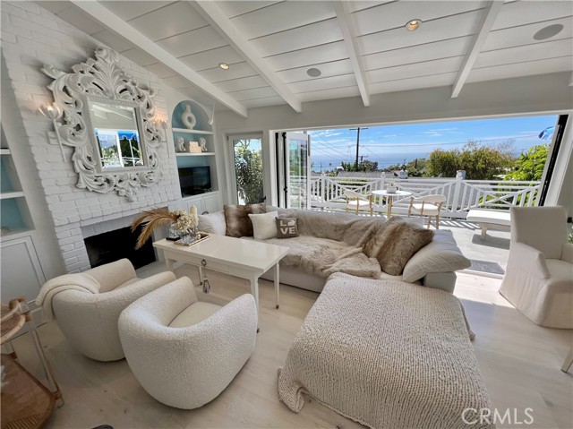 Detail Gallery Image 10 of 21 For 31502 Shrewsbury Dr, Laguna Beach,  CA 92651 - 2 Beds | 2/1 Baths