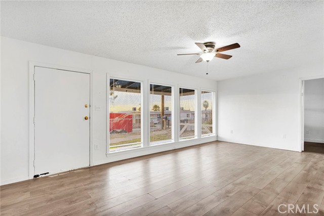 Detail Gallery Image 4 of 30 For 127 May Ave, Barstow,  CA 92311 - 3 Beds | 1 Baths