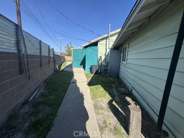 8146 Agnes, North Hollywood CA: https://media.crmls.org/medias/e1c6f1cc-5b83-475c-b0bb-25ef1a5e1640.jpg