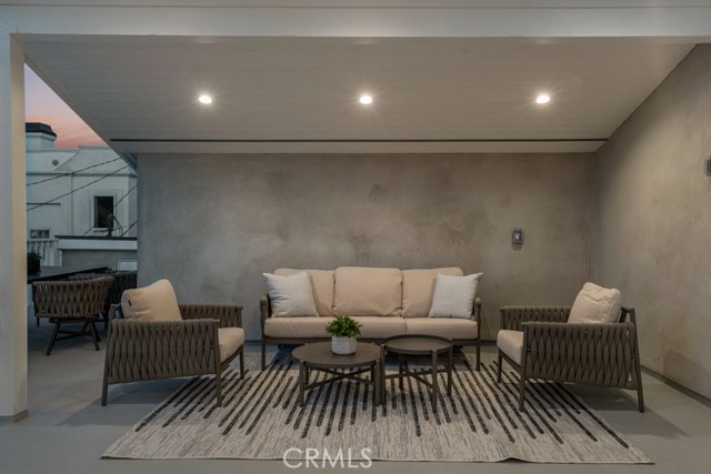 58 66th Place, Long Beach CA: https://media.crmls.org/medias/e1c75279-770f-4f5d-8370-5c9048f4b533.jpg