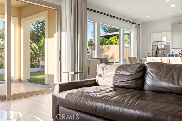 Detail Gallery Image 8 of 74 For 63 Longchamp, Irvine,  CA 92602 - 4 Beds | 3/1 Baths