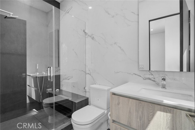 Detail Gallery Image 45 of 59 For 15231 Greenleaf St, Sherman Oaks,  CA 91403 - 6 Beds | 7/1 Baths