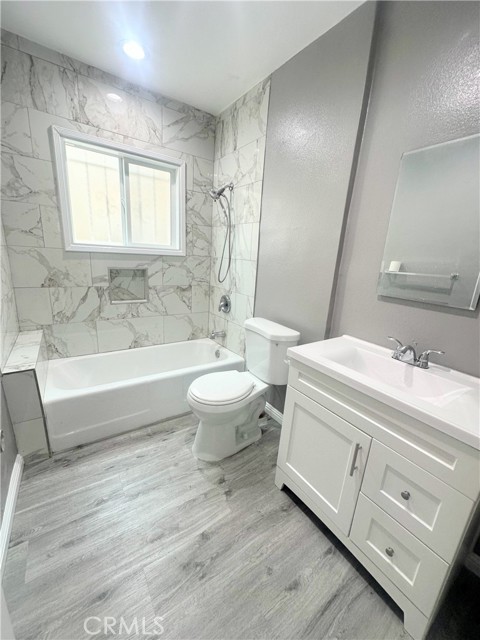 2217 10th Avenue, Los Angeles CA: https://media.crmls.org/medias/e1c8eb2b-4309-4744-809e-26b93d829fab.jpg