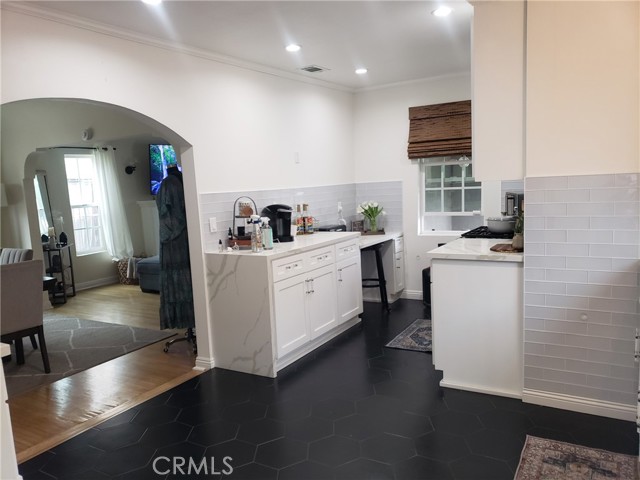 7519 La Salle Avenue, Los Angeles CA: https://media.crmls.org/medias/e1c9127e-fb6f-4288-bec1-392baf855db7.jpg