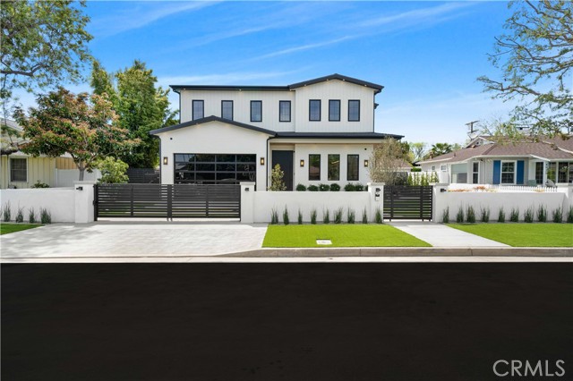 Detail Gallery Image 2 of 29 For 4919 Mammoth Ave, Sherman Oaks,  CA 91423 - 5 Beds | 6/1 Baths