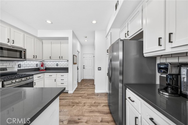 Detail Gallery Image 13 of 32 For 35899 Gatineau, Murrieta,  CA 92563 - 4 Beds | 2/1 Baths