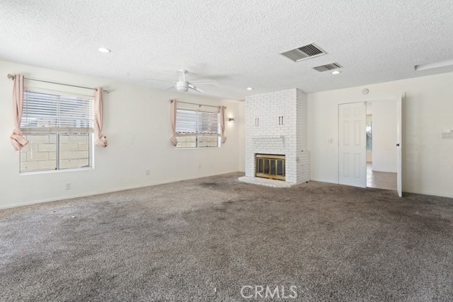 2235 W Avenue K14, Lancaster CA: https://media.crmls.org/medias/e1c98410-a8e4-4d51-80a4-f587ff48d6d3.jpg
