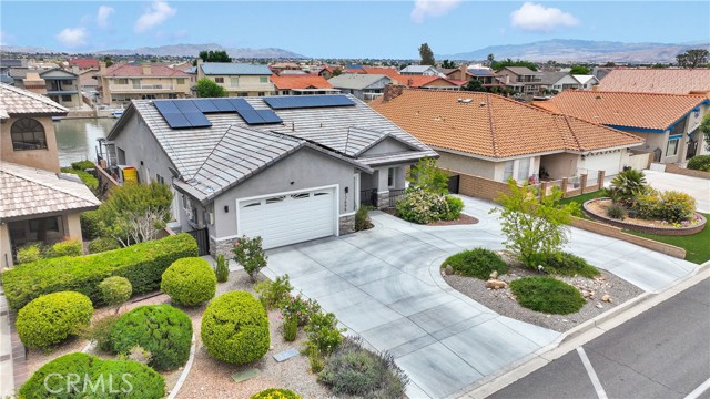13699 Spring Valley Parkway, Victorville CA: https://media.crmls.org/medias/e1cb99a2-46ed-4891-b188-5b998b32dc91.jpg