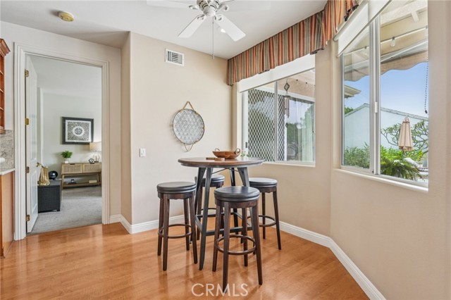 11272 Weatherby Road, Los Alamitos CA: https://media.crmls.org/medias/e1ccfa75-b50a-4032-8639-688301e2c17f.jpg