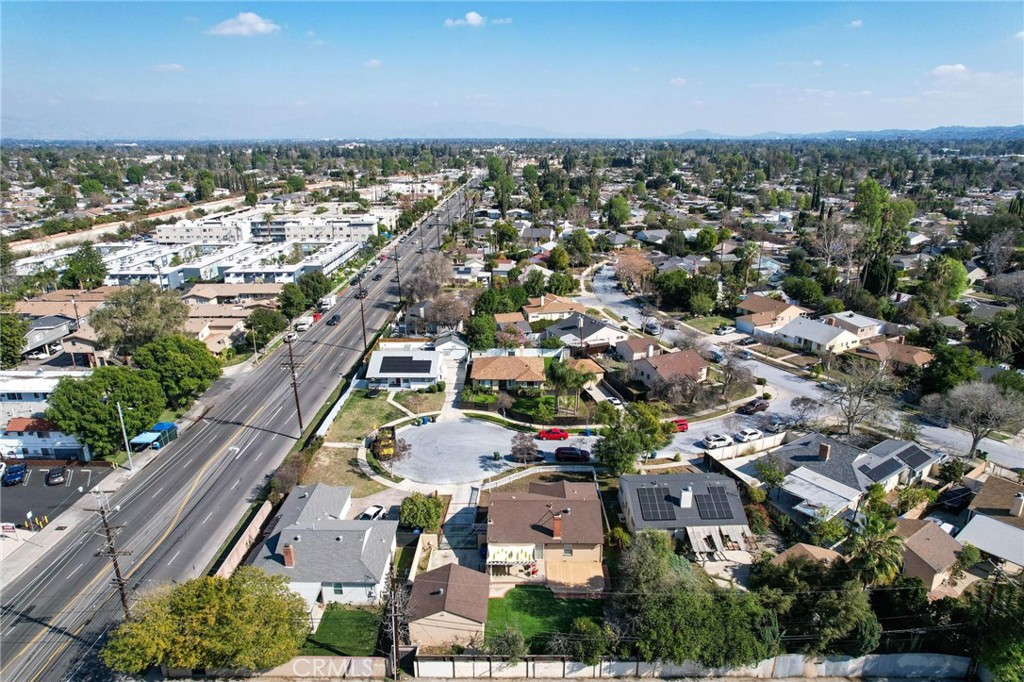 https://media.crmls.org/medias/e1cd3e01-725f-401f-a4e7-0a09e4163bc0.jpg?preset=X-Large