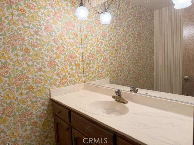 https://media.crmls.org/medias/e1ceb9e5-26c7-4f9b-be36-44c609177a7a.jpg?preset=X-Large