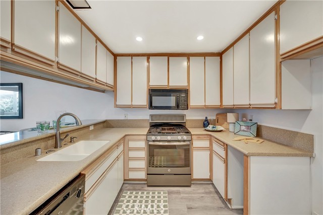 Detail Gallery Image 11 of 35 For 3605 E Anaheim St #316,  Long Beach,  CA 90804 - 3 Beds | 2 Baths