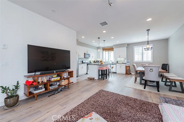 Detail Gallery Image 11 of 25 For 118 Cadence, Irvine,  CA 92618 - 3 Beds | 3/1 Baths