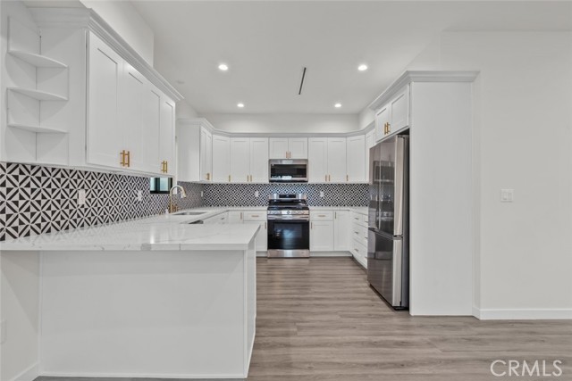 22835 Styles Street, Woodland Hills CA: https://media.crmls.org/medias/e1cfa20a-63ca-42bf-a788-7d38031fb323.jpg