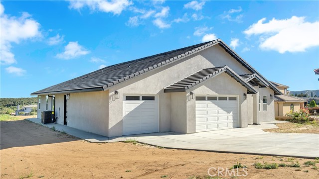 Detail Gallery Image 3 of 53 For 38295 Wild Poppy Lane, Yucaipa,  CA 92399 - 4 Beds | 3/1 Baths