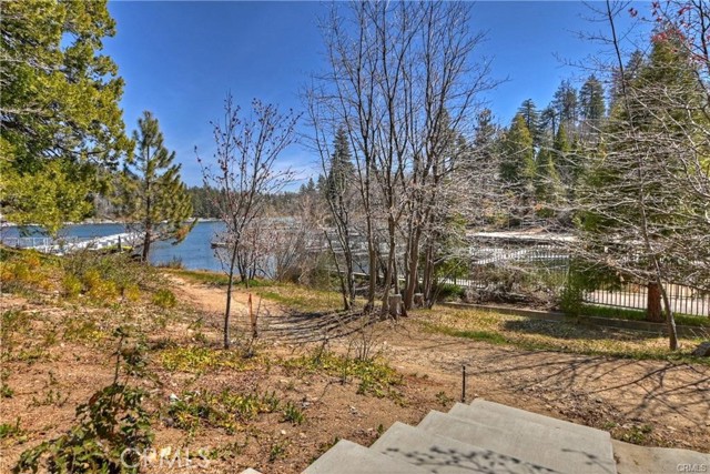 Detail Gallery Image 22 of 52 For 27513 W Shore Rd, Lake Arrowhead,  CA 92352 - 6 Beds | 4/1 Baths