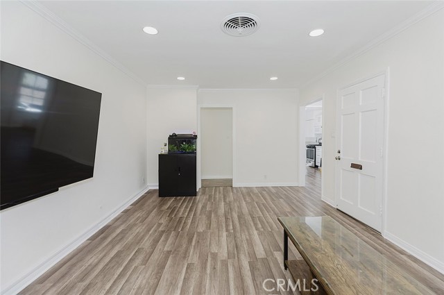 Detail Gallery Image 5 of 23 For 13842 Hamlin St, Van Nuys,  CA 91401 - 3 Beds | 2 Baths