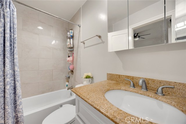 300 Cagney Lane, Newport Beach CA: https://media.crmls.org/medias/e1d12daf-723e-4342-a8d5-990a4ced3fa1.jpg