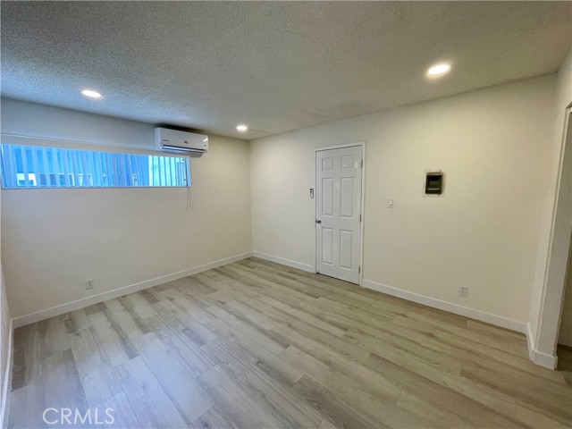 660 E 6Th Street, Azusa CA: https://media.crmls.org/medias/e1d14f08-3c36-42fa-968d-32943d40e251.jpg