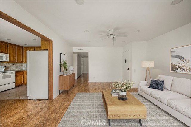 Image 3 of 37 For 21931 Rimhurst  117