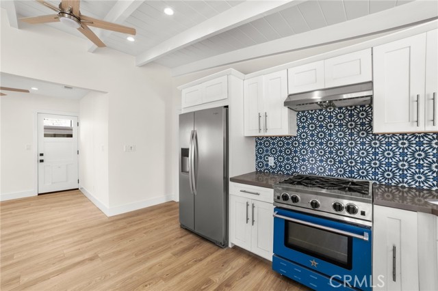 Detail Gallery Image 12 of 28 For 112 36th, Manhattan Beach,  CA 90266 - 3 Beds | 1 Baths