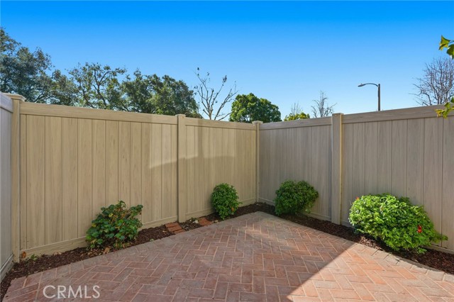 Detail Gallery Image 3 of 20 For 2201 Sonoma Ct, Thousand Oaks,  CA 91362 - 2 Beds | 1/1 Baths