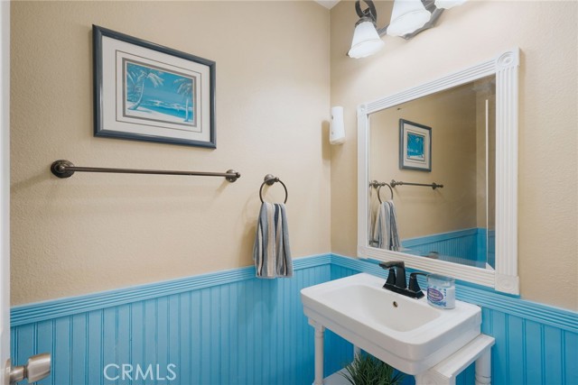 Detail Gallery Image 32 of 42 For 29113 Shorecliff Dr, Lake Elsinore,  CA 92530 - 4 Beds | 2/1 Baths