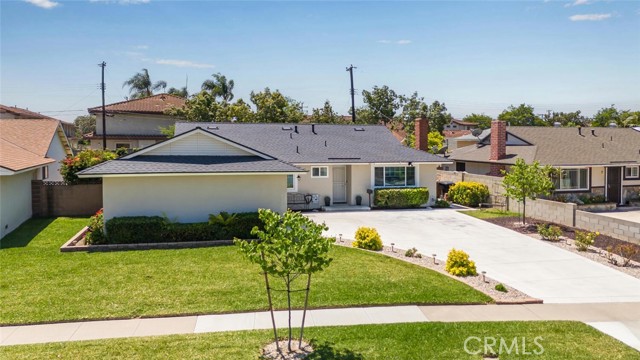 Detail Gallery Image 4 of 69 For 8872 Dudman Dr, Garden Grove,  CA 92841 - 4 Beds | 2 Baths