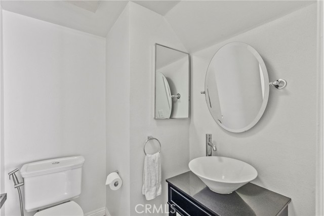 Detail Gallery Image 12 of 37 For 11274 Morrison St #2,  North Hollywood,  CA 91601 - 2 Beds | 2/1 Baths