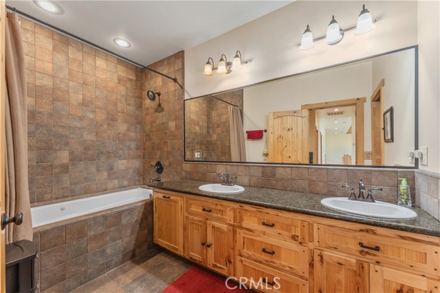 82 Patenaude Court, Oroville CA: https://media.crmls.org/medias/e1d2ec57-481c-4ee1-8b4b-e1dbe7c43137.jpg