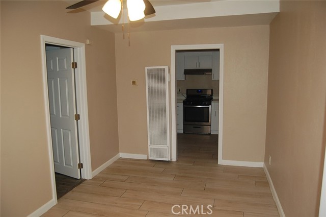 Detail Gallery Image 3 of 10 For 422 W Palm St 422 1/2b,  Compton,  CA 90220 - 1 Beds | 1 Baths