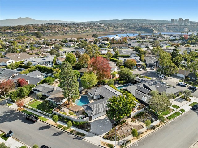 Detail Gallery Image 31 of 34 For 1700 Candlestick, Newport Beach,  CA 92660 - 4 Beds | 3/1 Baths