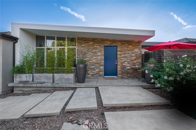 Detail Gallery Image 3 of 68 For 1933 Whittier Ave, Costa Mesa,  CA 92627 - 4 Beds | 2 Baths