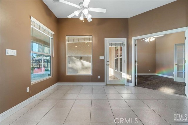 Detail Gallery Image 13 of 38 For 1933 Kellie Marie, Bakersfield,  CA 93314 - 5 Beds | 3 Baths