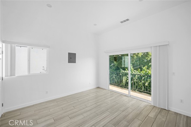 Detail Gallery Image 12 of 27 For 2926 Fairmount #3/4,  La Crescenta,  CA 91214 - 2 Beds | 2/1 Baths
