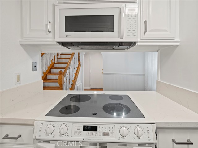 Detail Gallery Image 11 of 42 For 18411 Hatteras St #138,  Tarzana,  CA 91356 - 3 Beds | 2/1 Baths