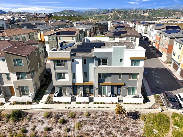 Detail Gallery Image 49 of 70 For 27582 Manzanita, Valencia,  CA 91381 - 3 Beds | 3/1 Baths