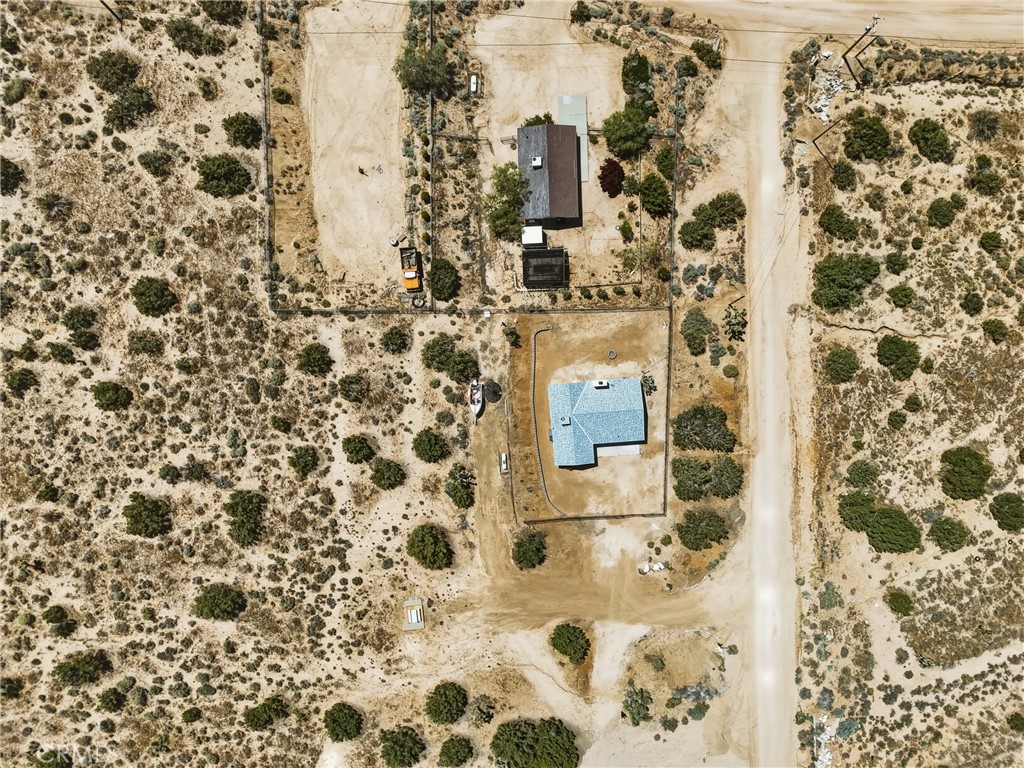 https://media.crmls.org/medias/e1d5aa2f-a0b1-4569-81ad-78ee2226b7b8.jpg?preset=X-Large