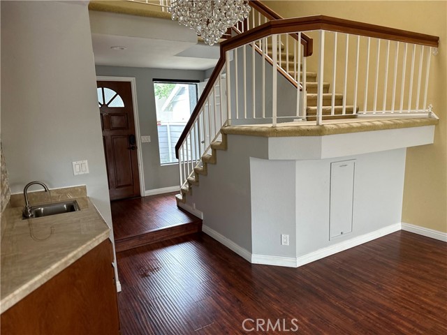 22142 Summit Hill Drive, Lake Forest CA: https://media.crmls.org/medias/e1d5afc5-22fb-49cd-ae68-2ad88ccb879a.jpg