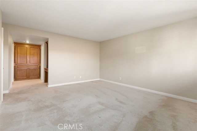 Master Suite w/built-in Cabinets