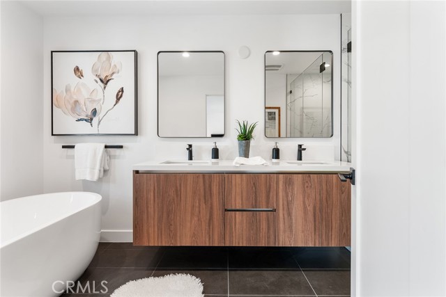Detail Gallery Image 28 of 57 For 5630 Blanco Ave, Woodland Hills,  CA 91367 - 4 Beds | 4/1 Baths