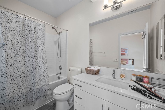 9040 Garvey Avenue, Rosemead CA: https://media.crmls.org/medias/e1d629a9-5f97-4e6e-abb4-2e2fbf98d07b.jpg