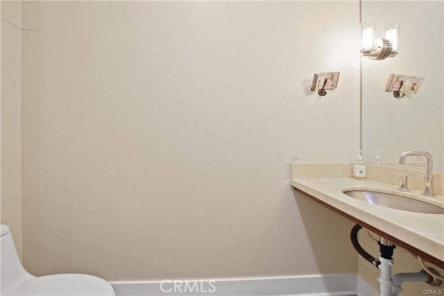 Detail Gallery Image 7 of 20 For 395 E 4th St #19,  Long Beach,  CA 90802 - 3 Beds | 1/1 Baths