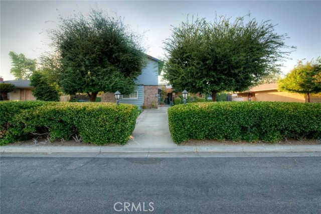 918 S Sunnyside Avenue, Fresno CA: https://media.crmls.org/medias/e1d6c719-eabb-4a60-bfdc-5177bb521144.jpg