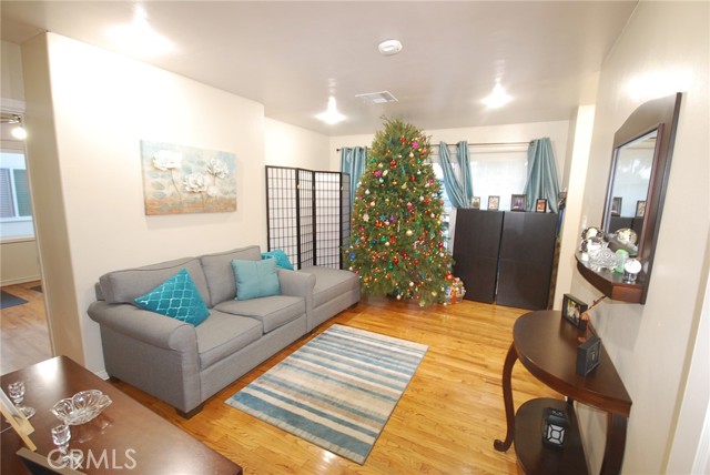 3708 Michelson Street, Lakewood CA: https://media.crmls.org/medias/e1d75f03-f15e-460e-84d4-853dd7a7d12f.jpg