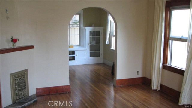 Detail Gallery Image 6 of 14 For 324 Ximeno Ave, Long Beach,  CA 90814 - 3 Beds | 1 Baths