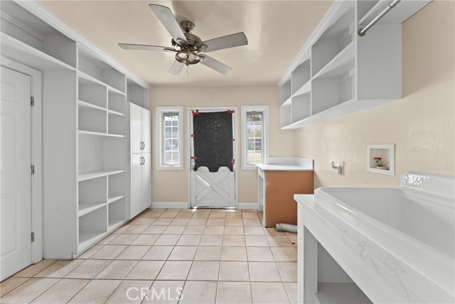 Detail Gallery Image 11 of 35 For 2545 Elsinore Rd, Riverside,  CA 92506 - 6 Beds | 3/1 Baths