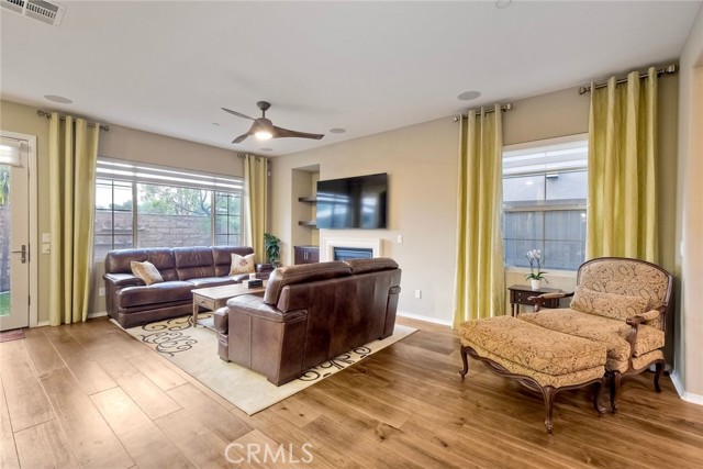 Detail Gallery Image 12 of 43 For 2076 Blue Oak Ln, Vista,  CA 92084 - 3 Beds | 2/1 Baths
